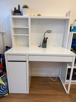 Psací stůl Ikea Micke 105x50 s nástavbou