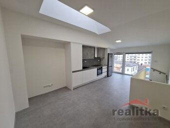 Pronájem mezonetového bytu 2+kk, 44 m2, Náměstí Osvoboditelů