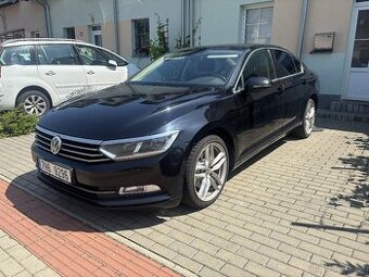 VW Passat B8 sedan 1.4 TSI/Virtual Cockpit/Kamera/Navigace