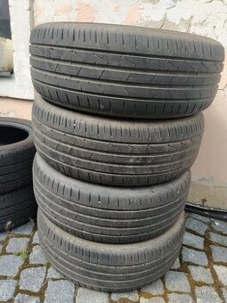 215/60 R16