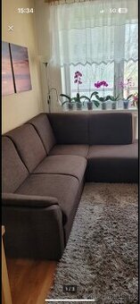 ROZKLÁDACÍ ROHOVÁ SEDAČKA S ÚLOŽNÝM PROSTOREM – 240 × 175 CM