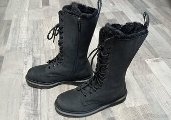 Dámské zimní kozačky orig.Dr.Martens vel.40