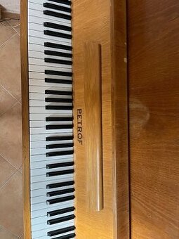 Pianino Petrof