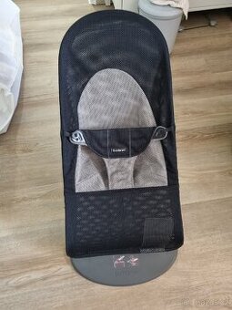 Babybjorn lehatko se síťovanym potahem