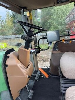 John Deere 8530