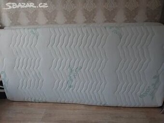 Matrace velmi kvalitní zdravotní 100x200x20 .Zánovní . 2 Ks