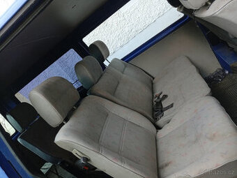 VW T4 pásy + sedadla 3+2+1