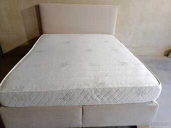 Manželská postel