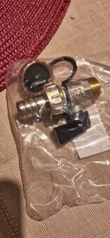 Napouštěcí a vypouštěcí kulový ventil