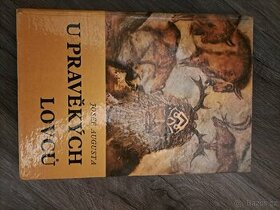 Josef Augusta - U pravěkých lovců