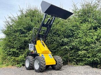 Smykový nakladač TUR N520 / N525