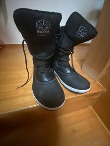 Prodám nové turistické vysoké nepromokavé sněhule vel.45