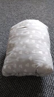 Cestovní kojící polštář