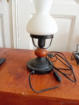 Stolní lampička