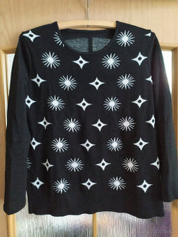 DÁMSKÝ ELEGANTNÍ SVETR VEL.42/L