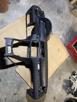 BMW E46 sedan palubní deska