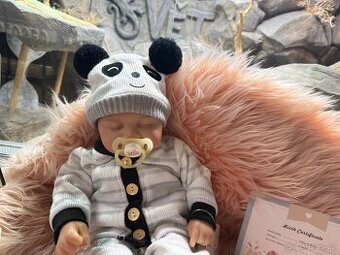 Realistická Reborn panenka v luxusní soupravičce