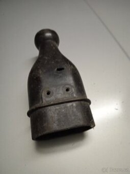 Bakelitová zástrčka