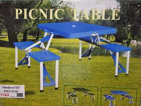 kempinkový stůl+ 4 sedačky