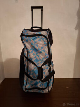 Prodám cestovní tašku(kufr) na kolečkách,kosmetický kufřík