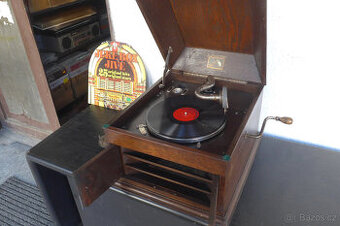 Radiopřijímač TESLA Tosca 326A