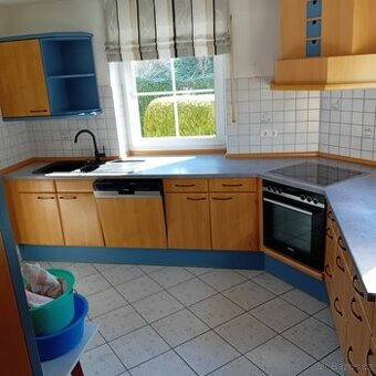 Kuchyňská linka s ledničkou