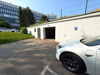 Prodej garáže 20 m² Pod Kaštany, Brno