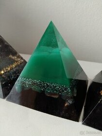 Orgonitová pyramida - Zelený achát