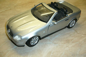 Model auto 1:18 Mercedes Benz SLK 230