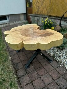 Masivní dřevěný stůl - 1