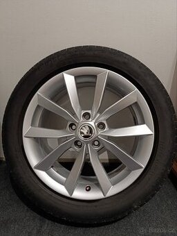 Sada kol Alu Škoda s letními pneu Pirelli