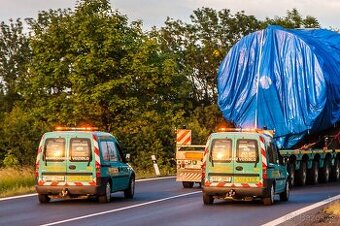 Řidič/ka doprovodného vozidla