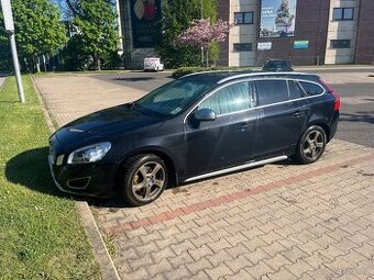 Prodám Volvo V60 2012 d3/d4 120kw R-desing