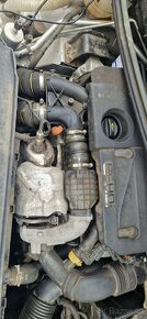Prodám náhradní díly na Peugeot 308 1.6HDi 8V 9HR. 187000km