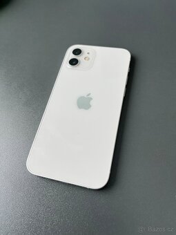 Apple iPhone 12, 64 GB - prasklý displej