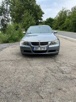 BMW E90 325i
