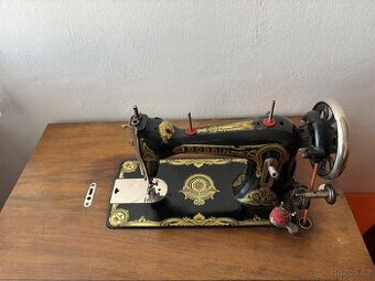 Šlapací šici stroj značky Bobbin