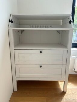 Bílá přebalovací komoda IKEA