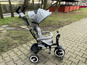 Trojkolka Aston
