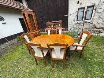 Jídelní sestava z bukového masivu