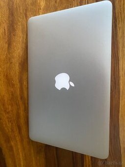 MacBook Air A1465 Osobní odběr