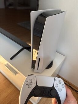 Playstation 5 + 2 ovladače
