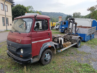 AVIA 80 NOSIČ KONTEJNERŮ vč kontejneru -