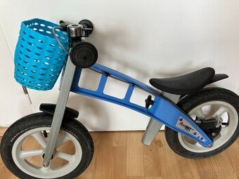 first bike + kosik a zvonek a adaptér na snížení + HELMA