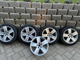 Orig.ALU sada r17 VW PASSAT B7,B8 5ks+zánovní MICHELIN