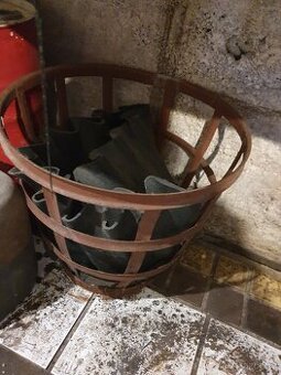 Koš na 50l demižón