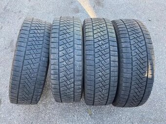 Zimní pneu 215/65R16C