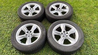 255/55/19 ET28 zimní Audi