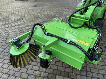 Zametací stroj Avant Tecno 1050 s držákem a bočním kartáčem,