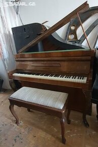 Piano klavir Petrof